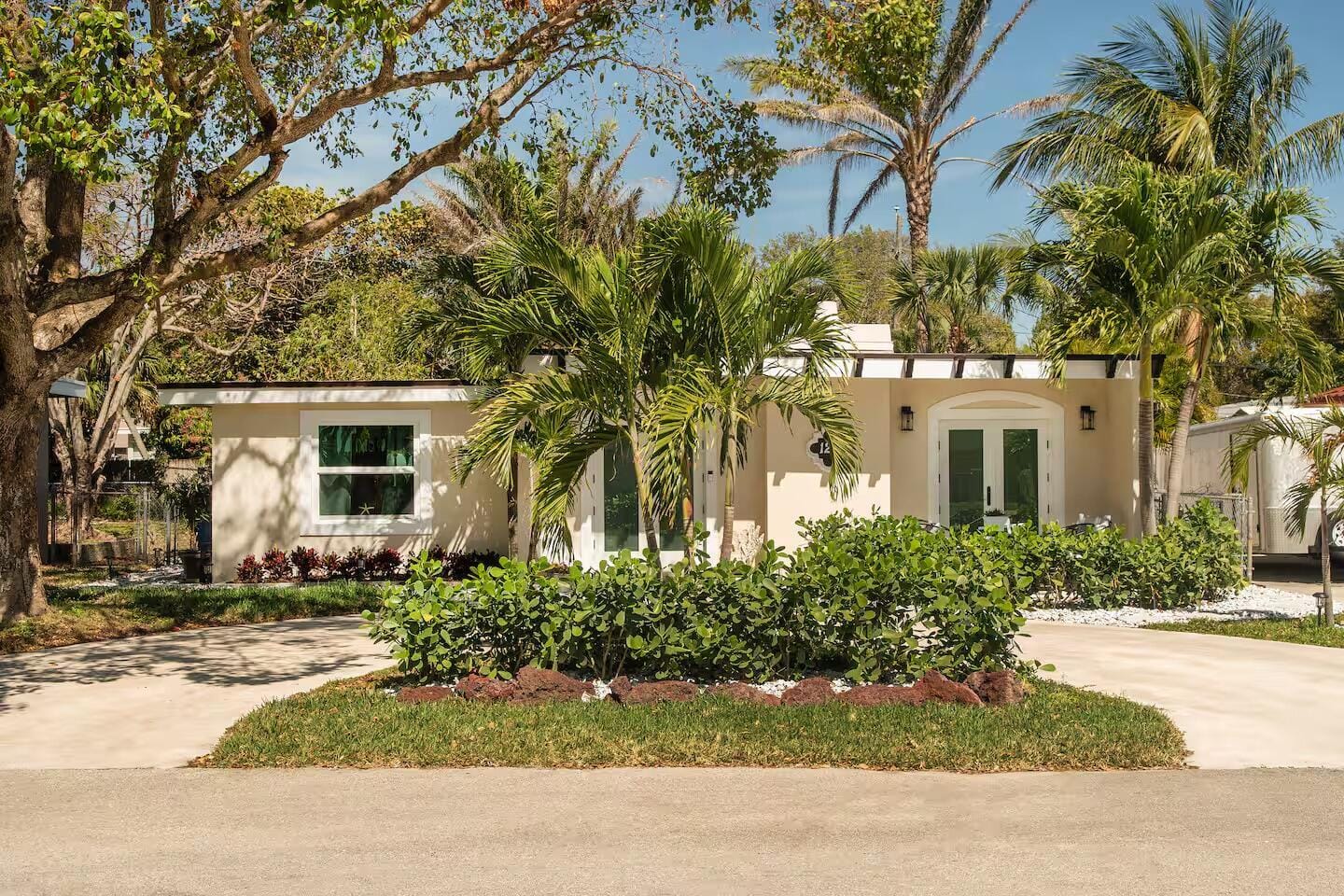 129 E HART Street, Lantana, FL 33462 photo 17