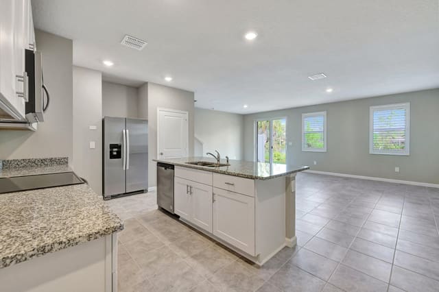 5764 SE EDGEWATER Circle, Stuart, FL 34997