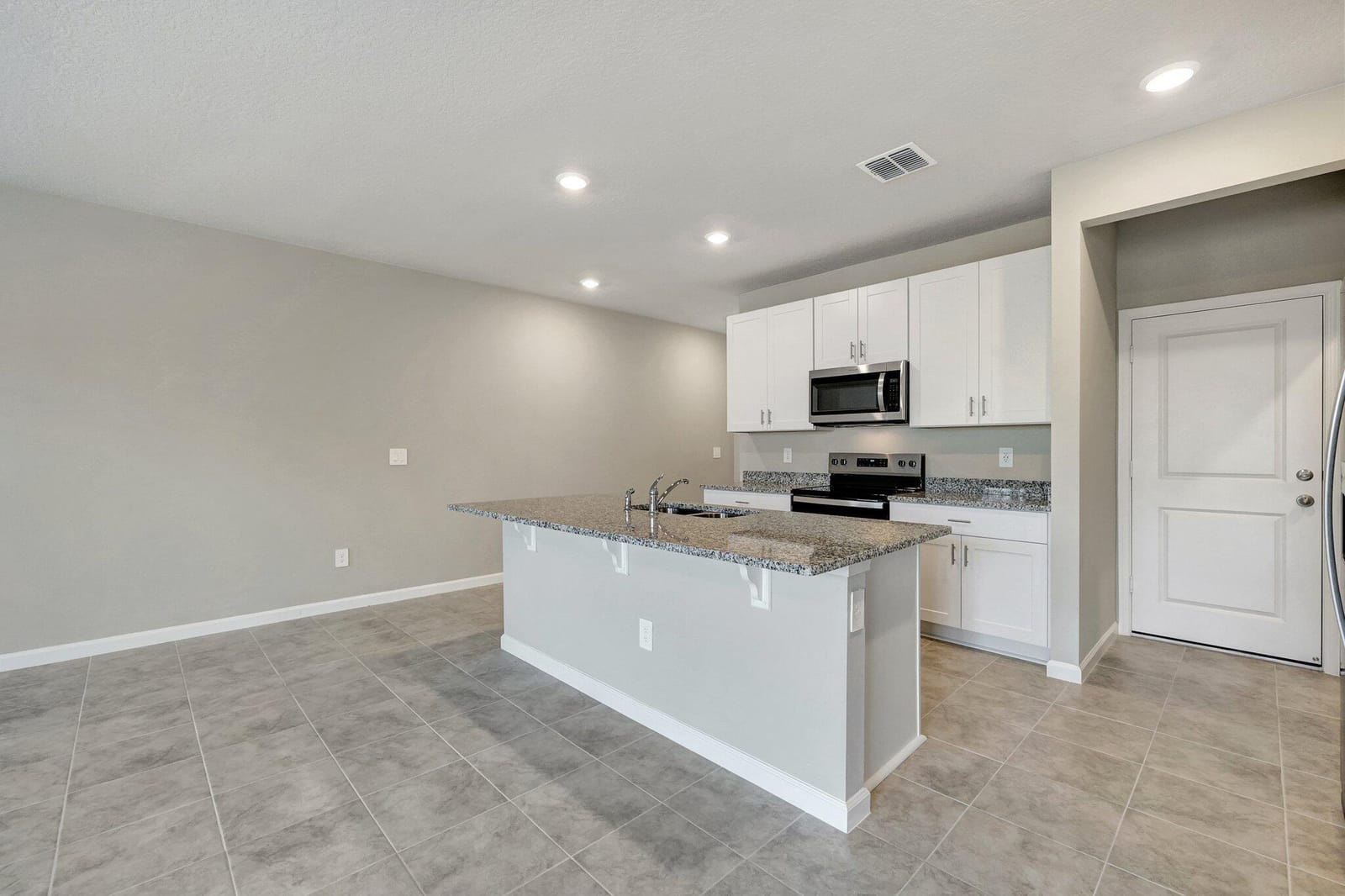5764 SE EDGEWATER Circle, Stuart, FL 34997 photo 7
