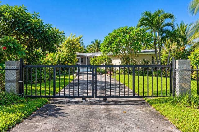 639 MADELINE Court, West Palm Beach, FL 33413