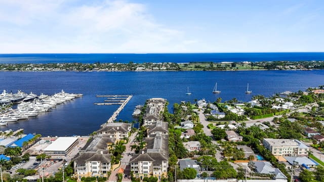 3940 N Flagler Drive 203, West Palm Beach, FL 33407