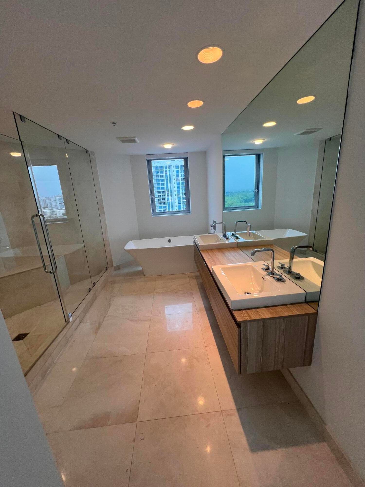 17111 BISCAYNE Boulevard 1903, North Miami Beach, FL 33160 photo 13