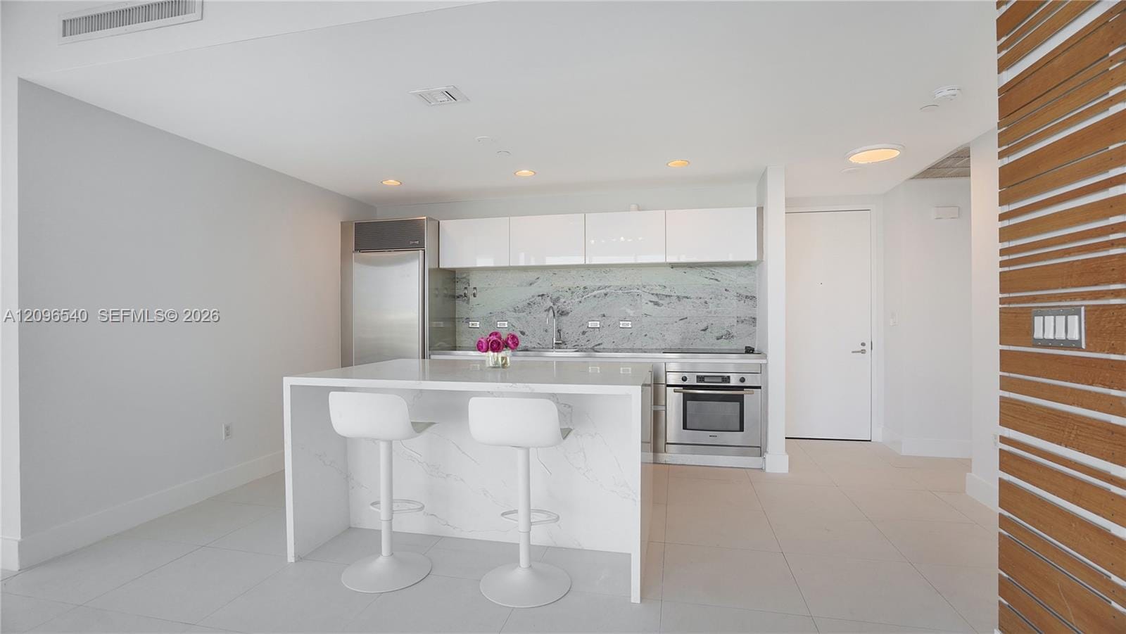 1040 Biscayne Boulevard 1206 — photo 2