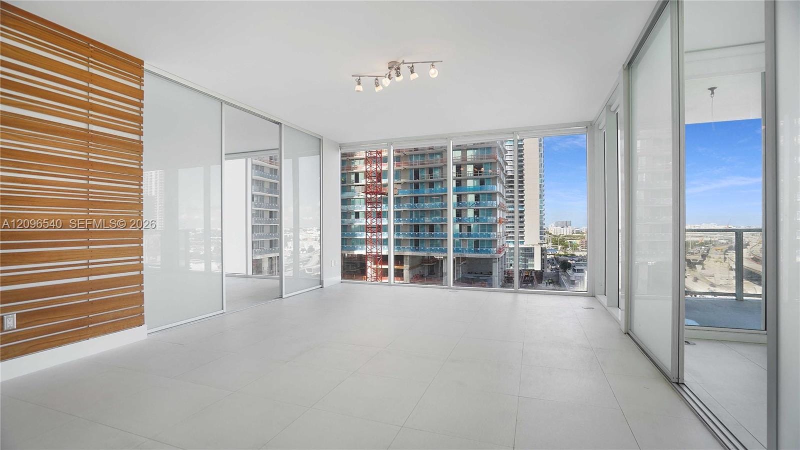 1040 Biscayne Boulevard 1206 — photo 6