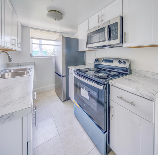 201 S J Street 12, Lake Worth Beach, FL 33460