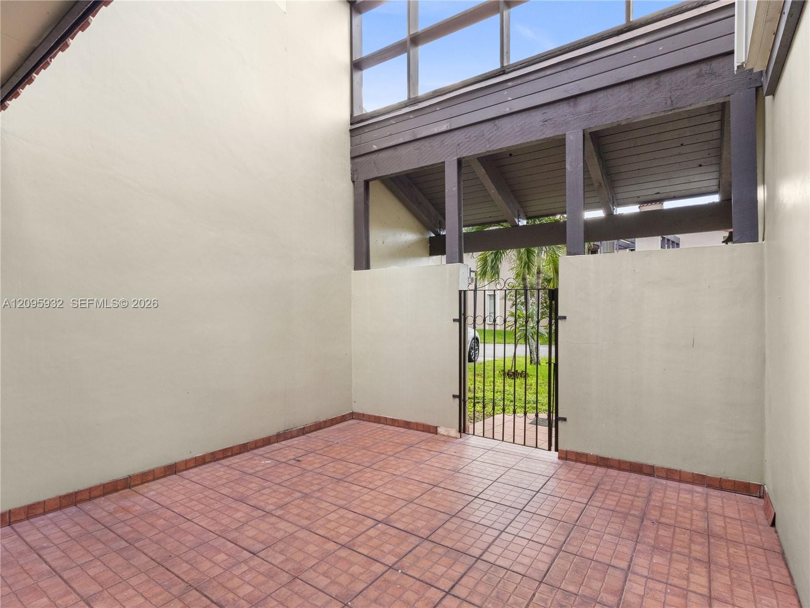 3325 Torremolinos Avenue C-44 — photo 9