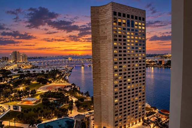 325 S Biscayne Boulevard 2722, Miami, FL 33131