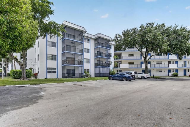 6001 N Falls Cir Drive 105, Lauderhill, FL 33319