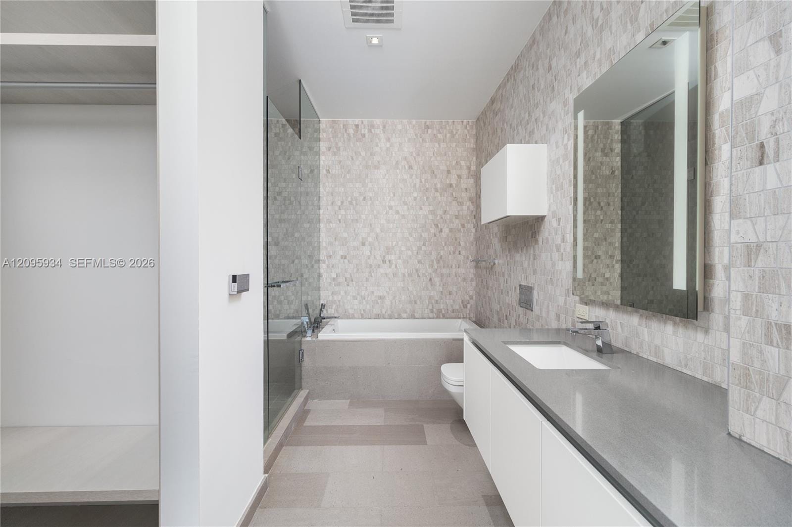 68 SE 6th Street 4006, Miami, FL 33131 photo 16
