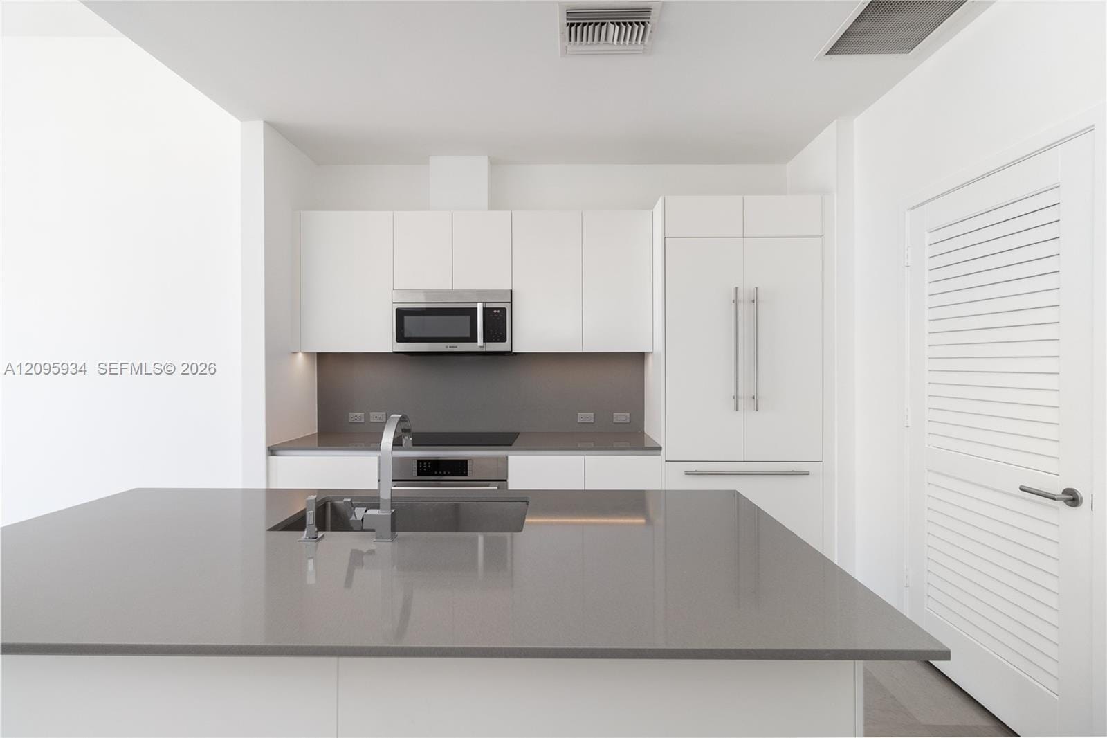 68 SE 6th Street 4006 — photo 10