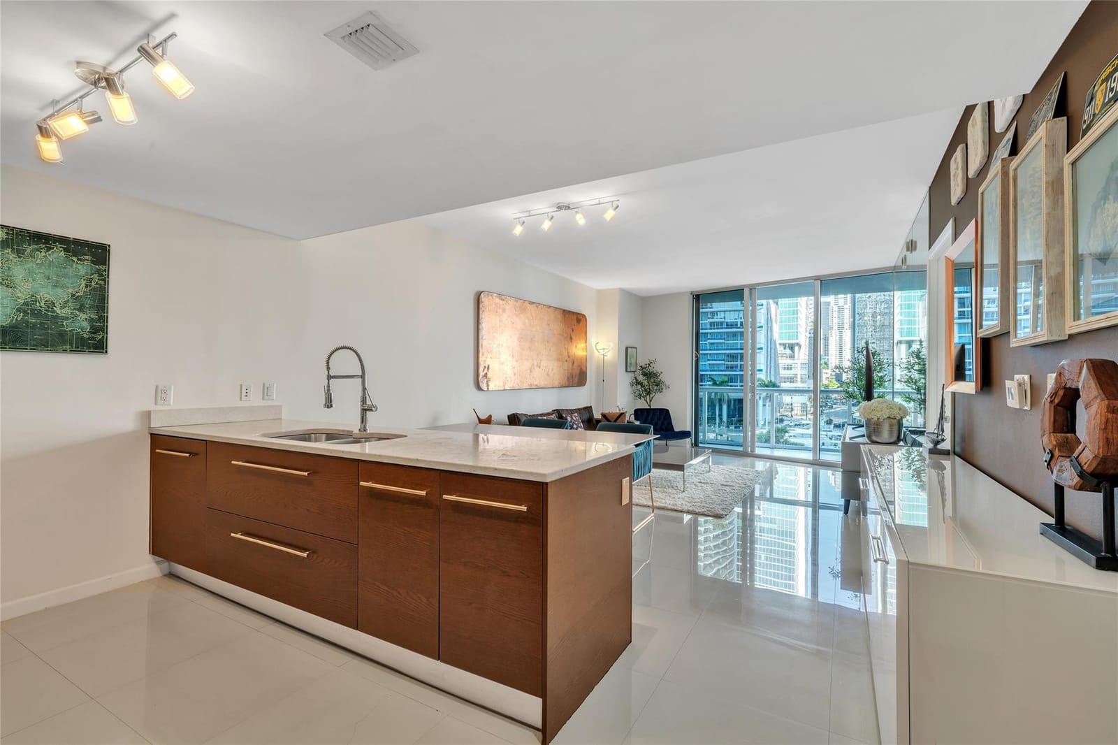 475 BRICKELL Avenue 512 — photo 2