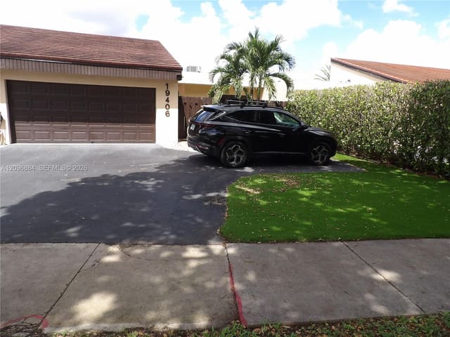 19406 E Lake Drive, Hialeah, FL 33015