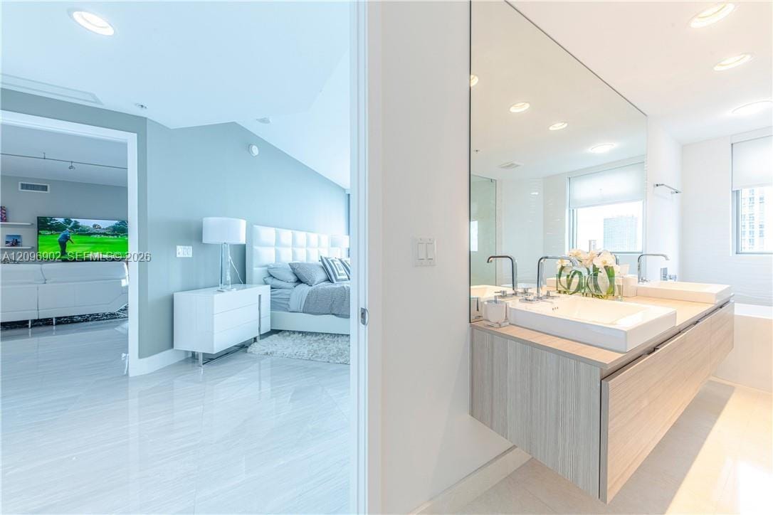 17301 Biscayne Boulevard 703, North Miami Beach, FL 33160 photo 18
