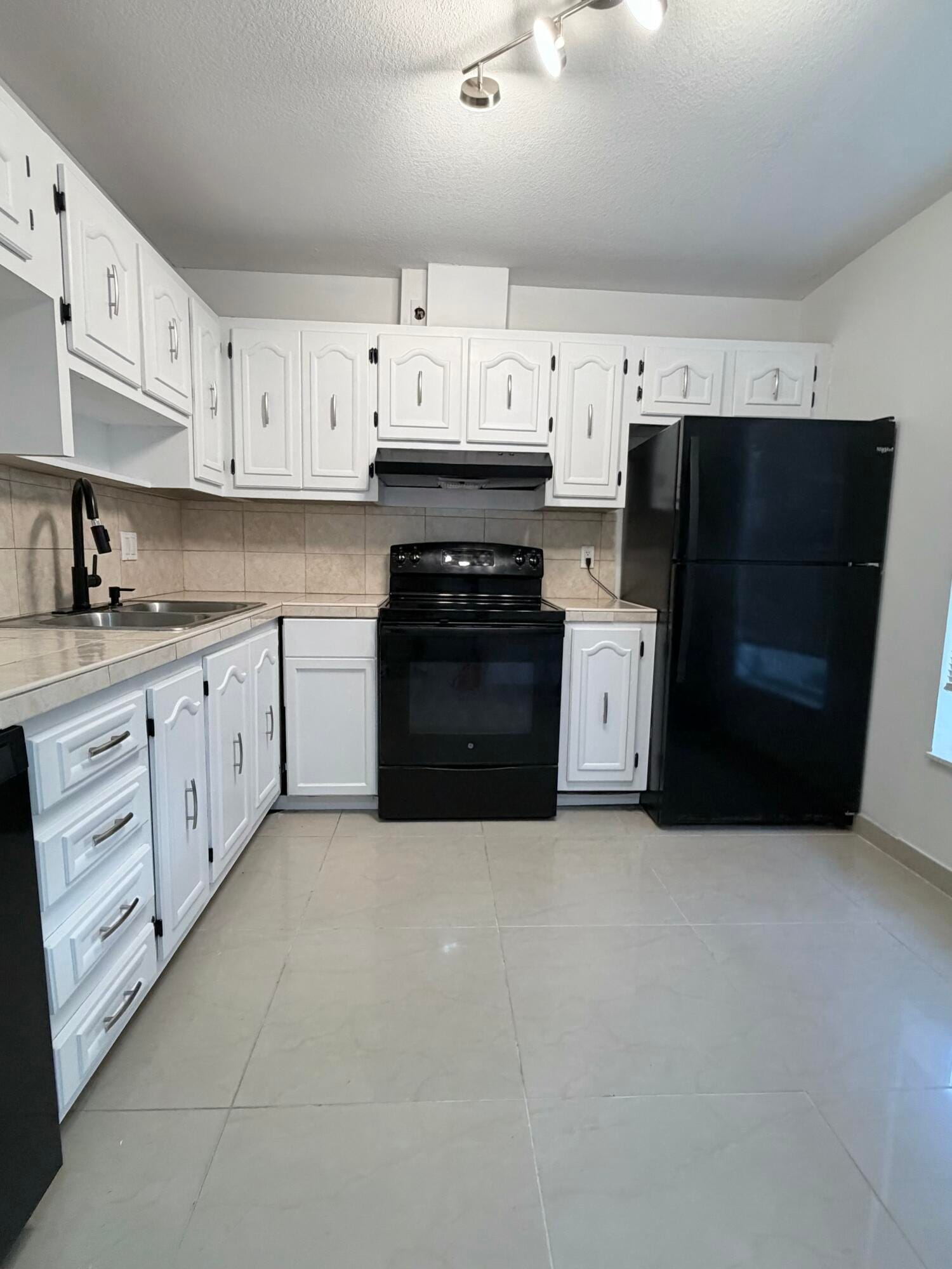 630 MARLBORO Oval B — photo 4