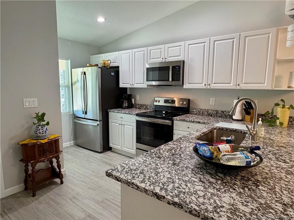 5860 SE Normandy Avenue, Stuart, FL 34997 photo 4