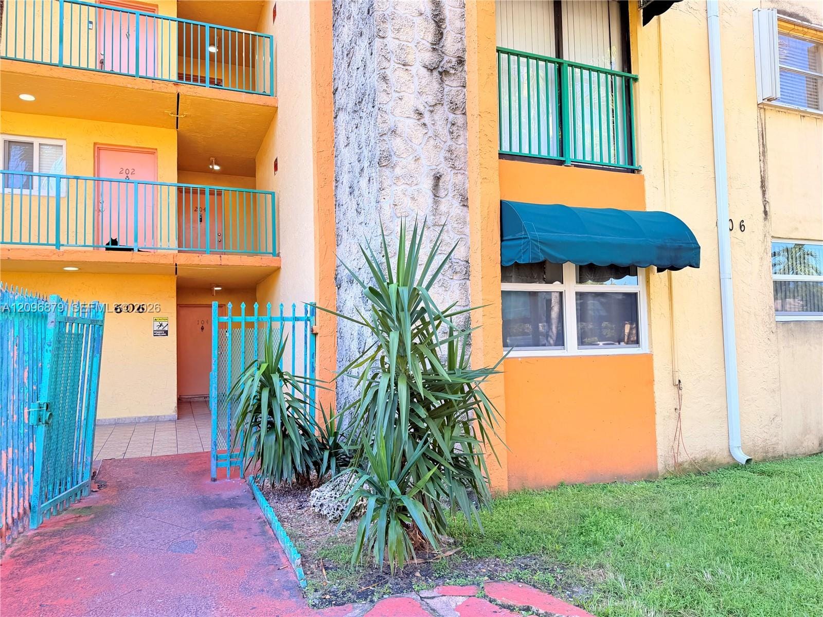 606 W 81st Street 320, Hialeah, FL 33014 photo 6