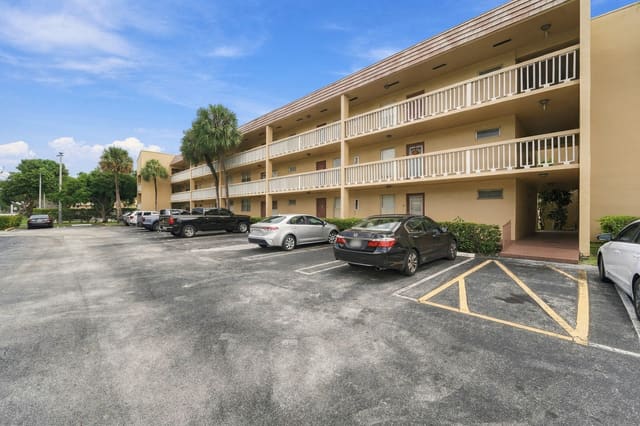 6350 NW 62ND Street 212, Tamarac, FL 33319