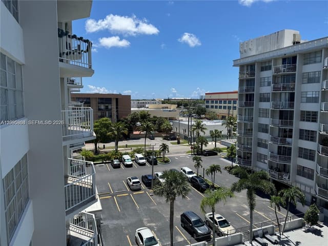 16740 NE 9th Avenue 608, North Miami Beach, FL 33162