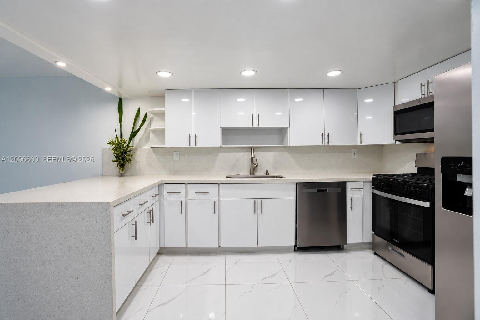 7103 SW 115th Place B26 — photo 4