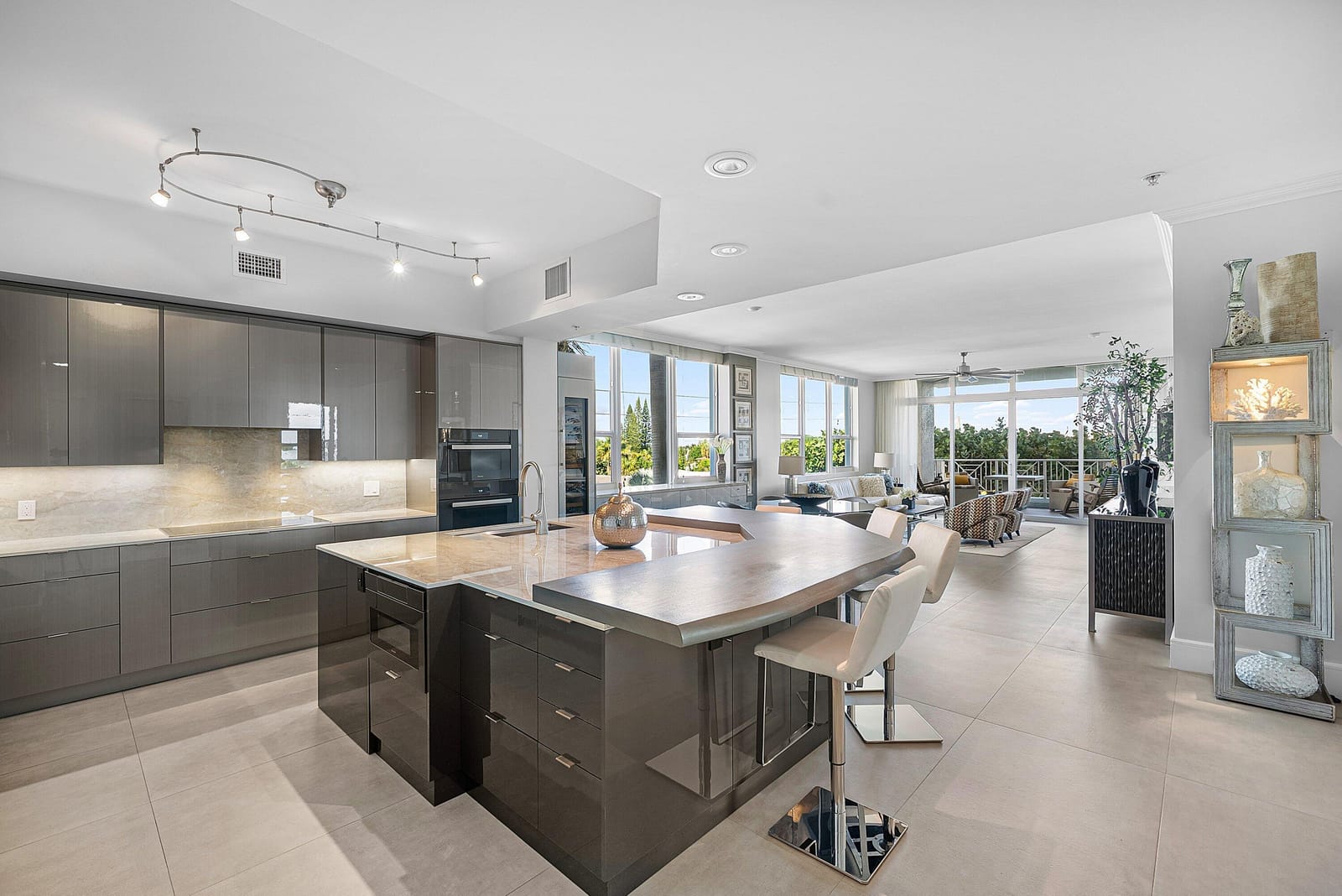 701 SE 21st Avenue 301, Deerfield Beach, FL 33441 photo 8