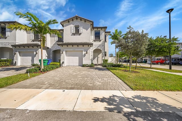 20357 NW 4TH Path, Miami Gardens, FL 33169