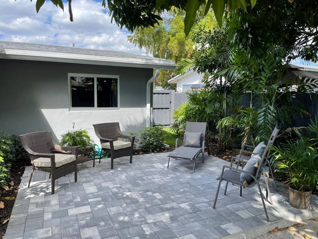 1400 NE 23RD Street, Wilton Manors, FL 33305