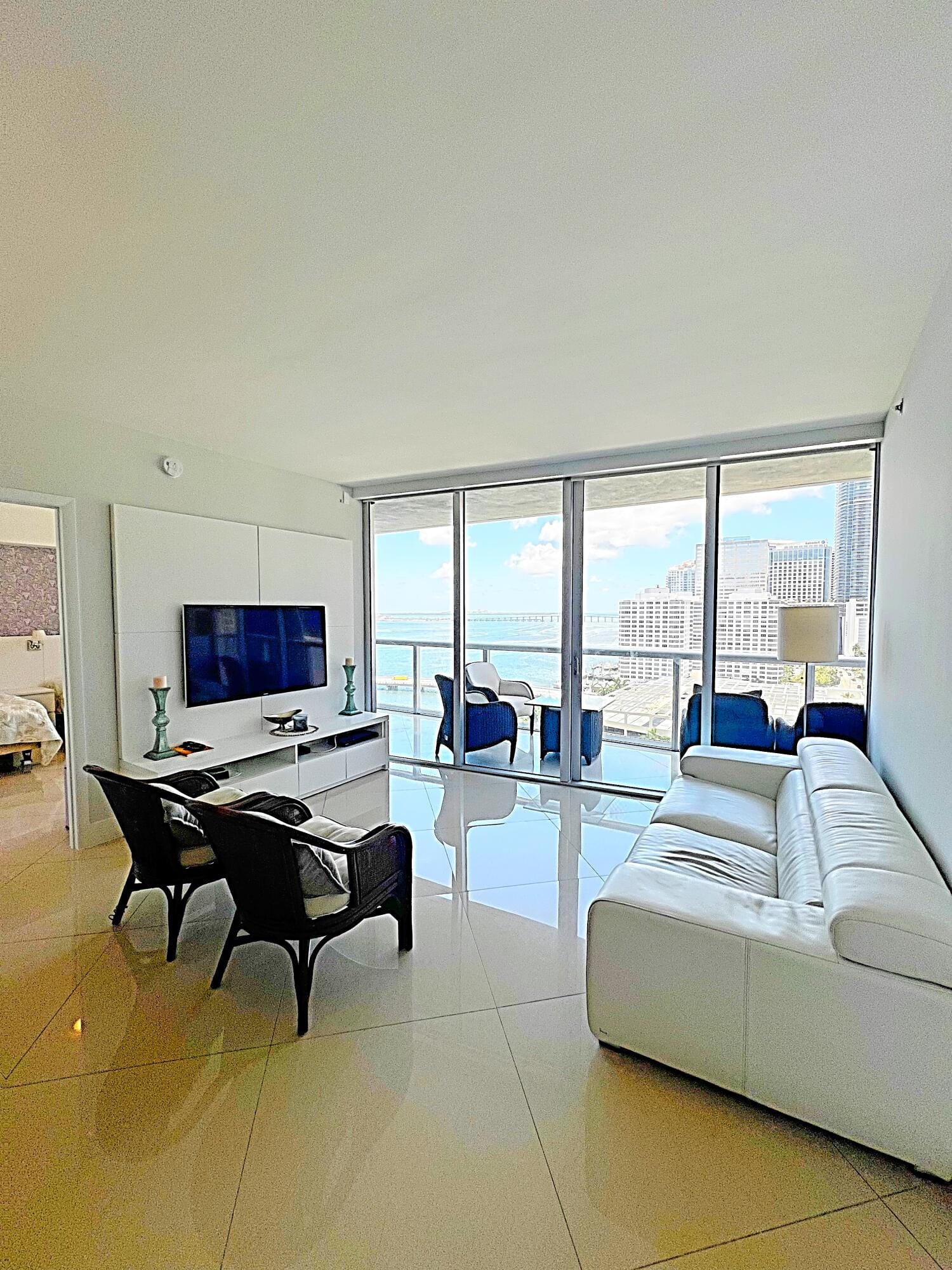 495 Brickell Avenue 1605 — photo 3