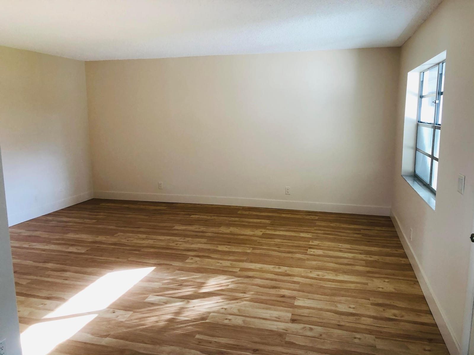437 BURGUNDY J N 437 — photo 4
