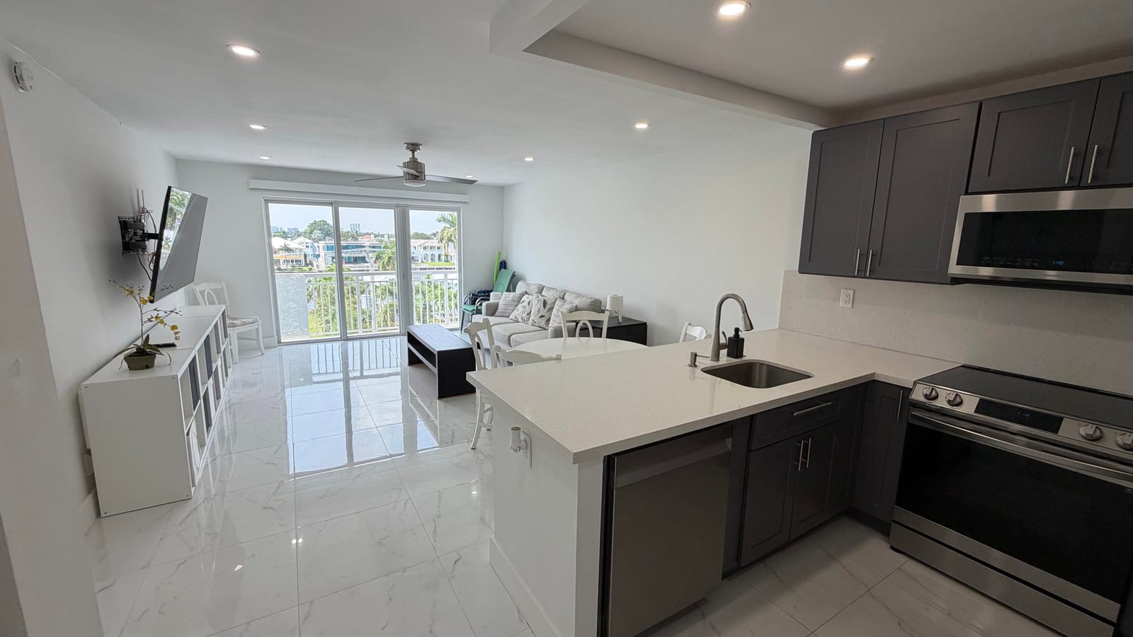 550 BAYSHORE Drive 507, Fort Lauderdale, FL 33304 photo 4