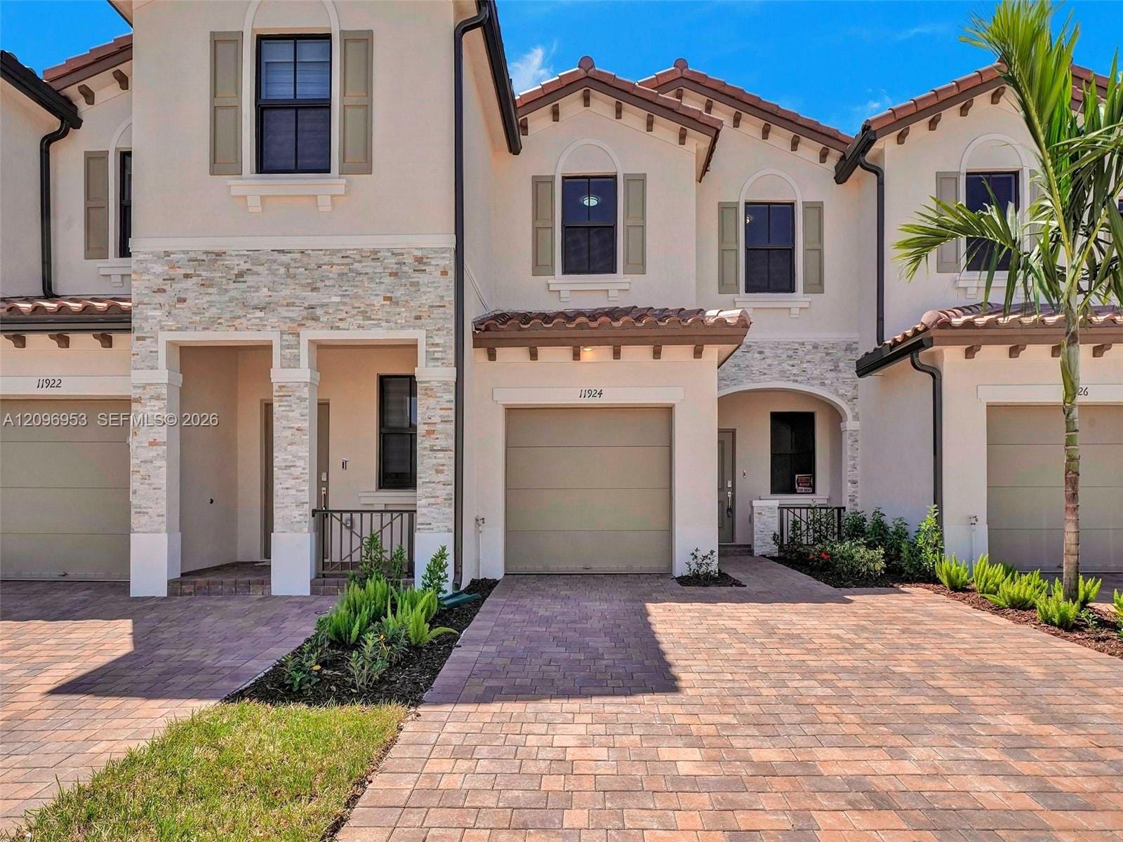 11924 SW 247th Terrace ., Miami, FL 33032