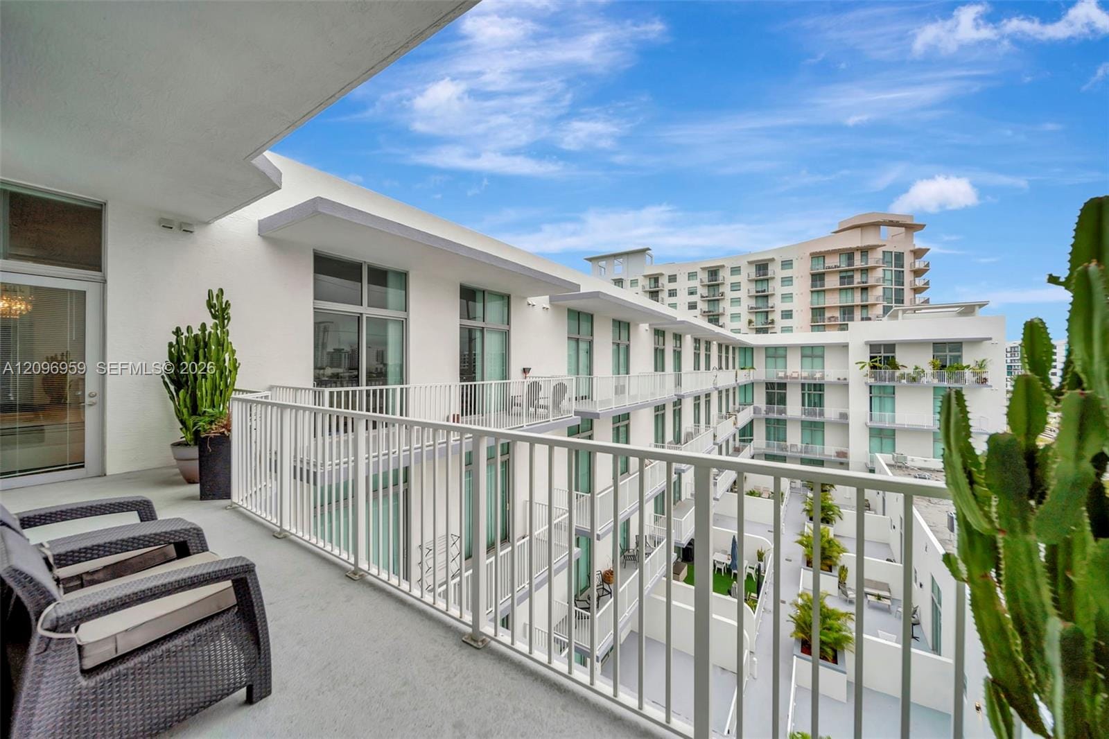 2100 Van Buren Street 508 — photo 12