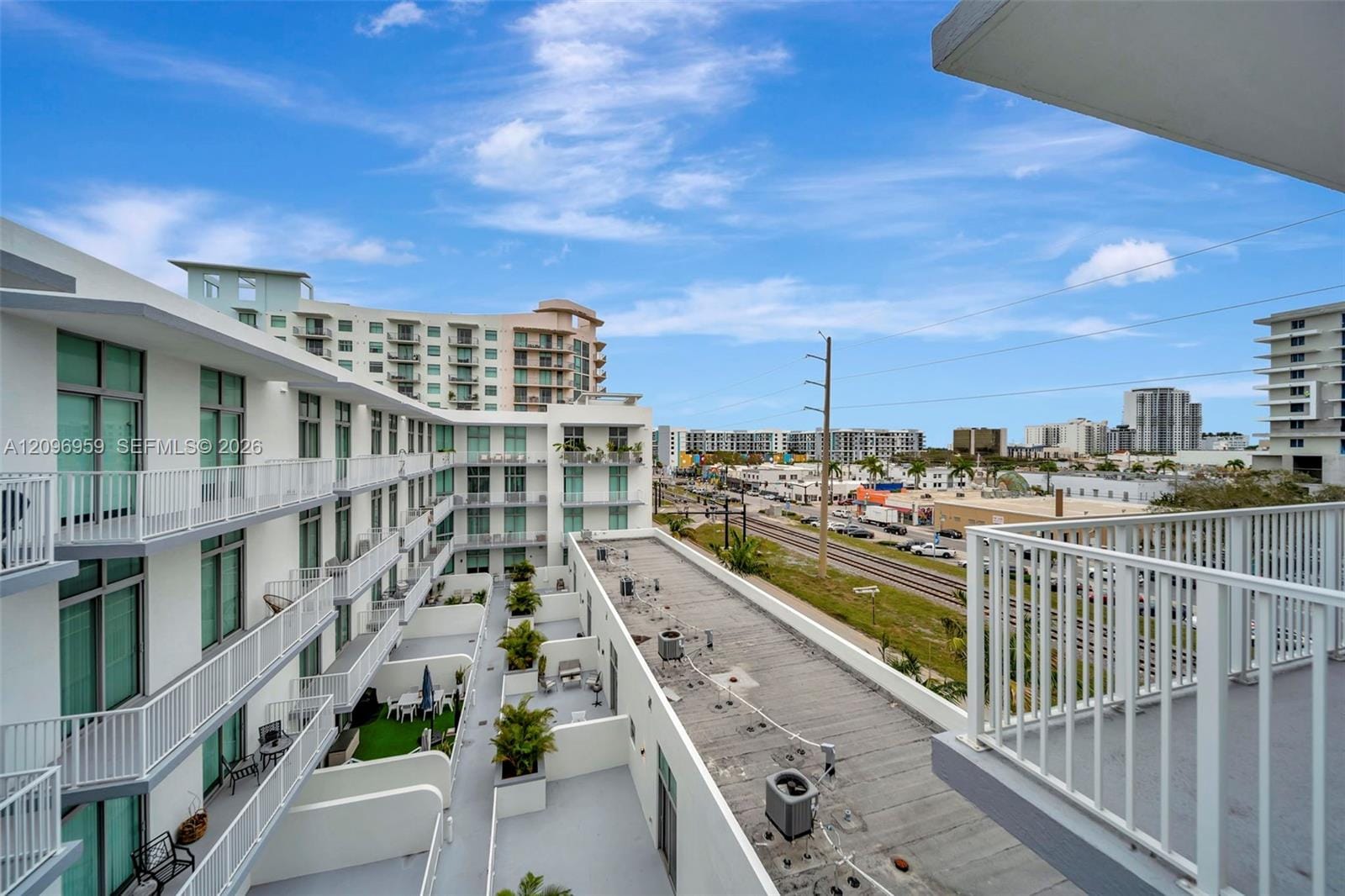 2100 Van Buren Street 508 — photo 10
