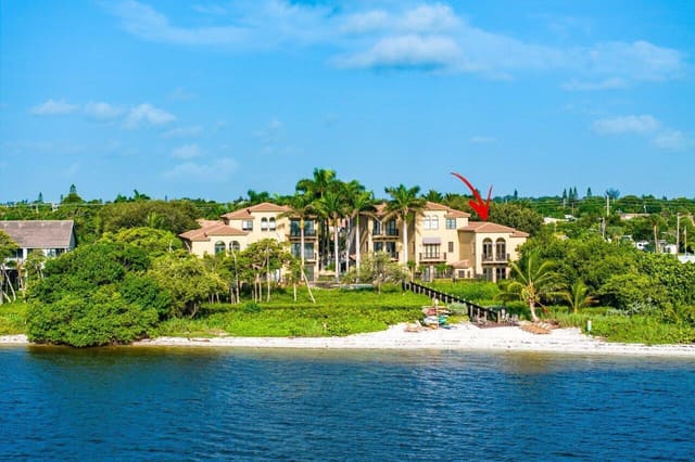 910 VIA VILLAGIO, Hypoluxo, FL 33462