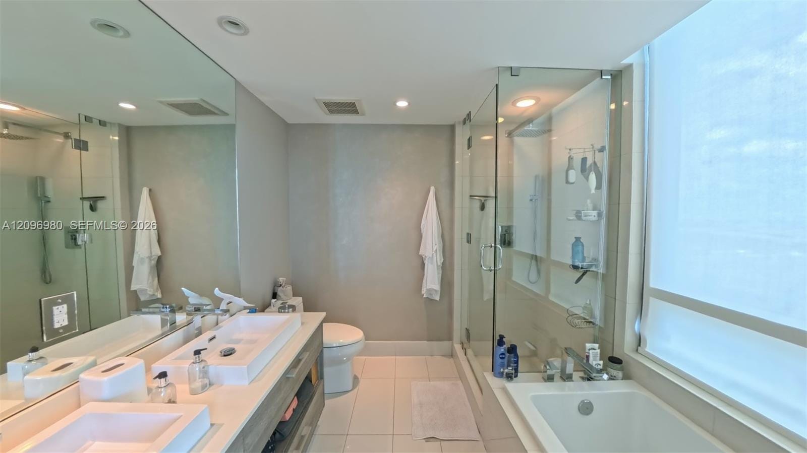 650 NE 32nd Street 3707 — photo 8