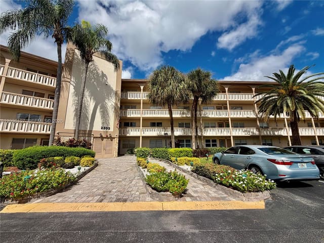 2303 Lucaya Lane C4, Coconut Creek, FL 33066