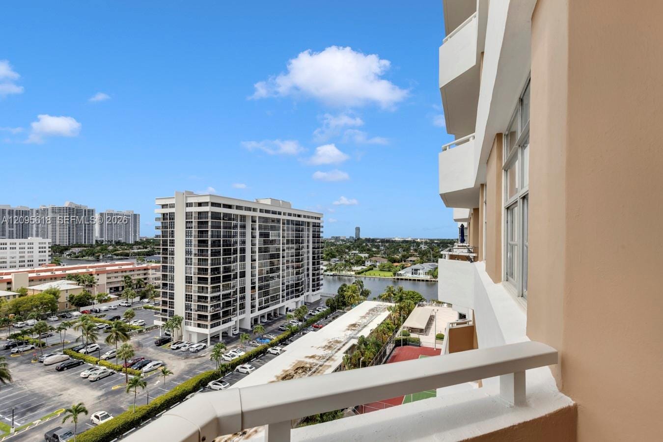 1985 S Ocean Drive 10G — photo 10