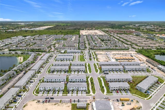 716 SE 14th Street, Homestead, FL 33034