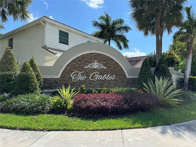 112 Gables Boulevard, Weston, FL 33326