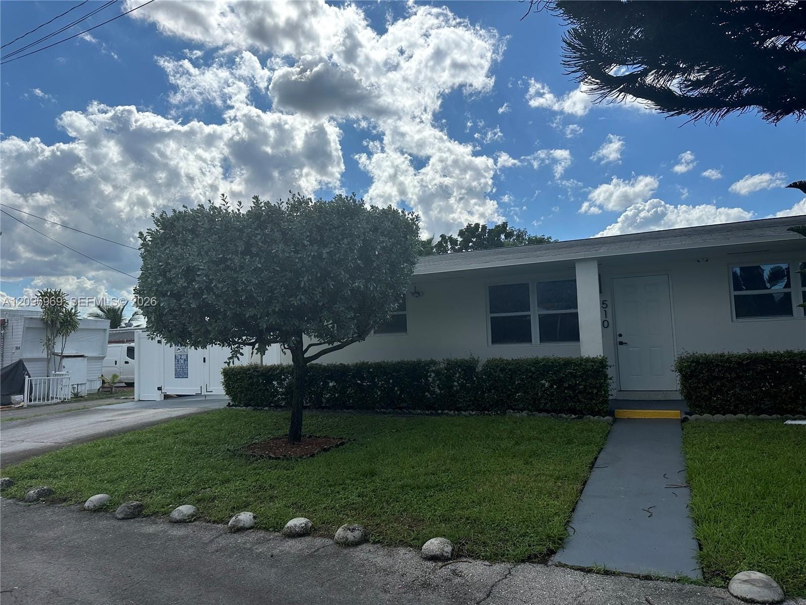 510 NE 4th Avenue 510, Hallandale Beach, FL 33009 photo 2