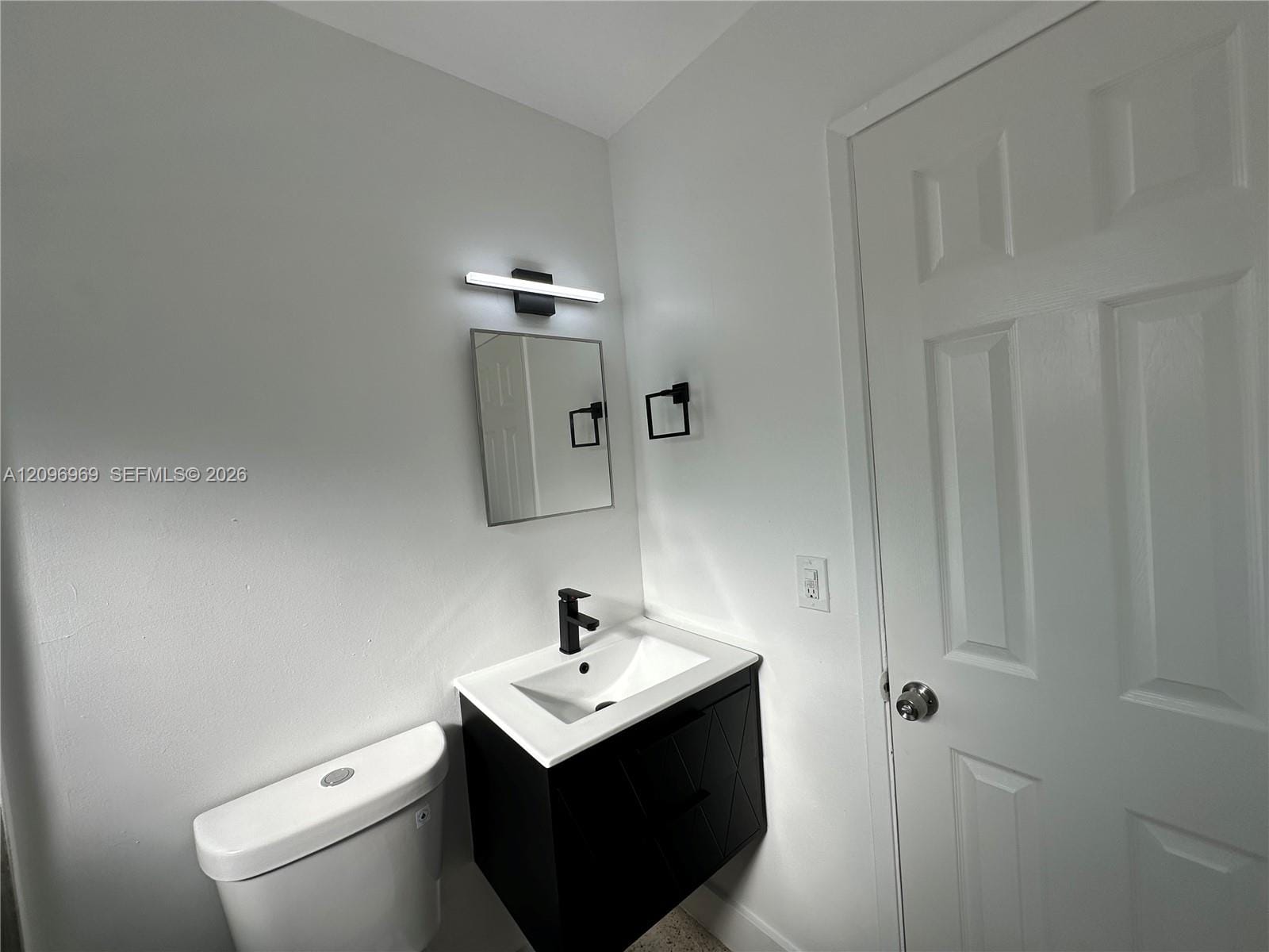 510 NE 4th Avenue 510, Hallandale Beach, FL 33009 photo 17