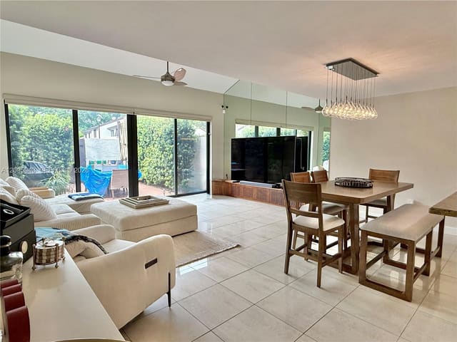 8880 SW 133rd Place E, Miami, FL 33186