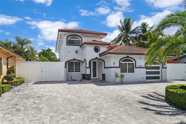 15123 NW 87th Place, Miami Lakes, FL 33018