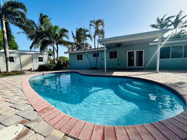 328 SE 6TH Avenue, Deerfield Beach, FL 33441