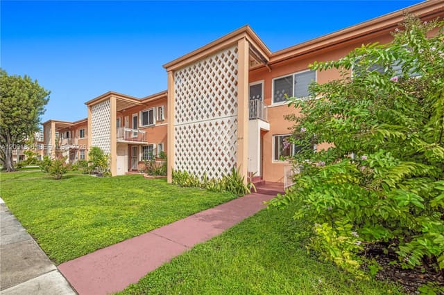 3451 SW 11th Street 3 AKA unit 7B, Miami, FL 33135