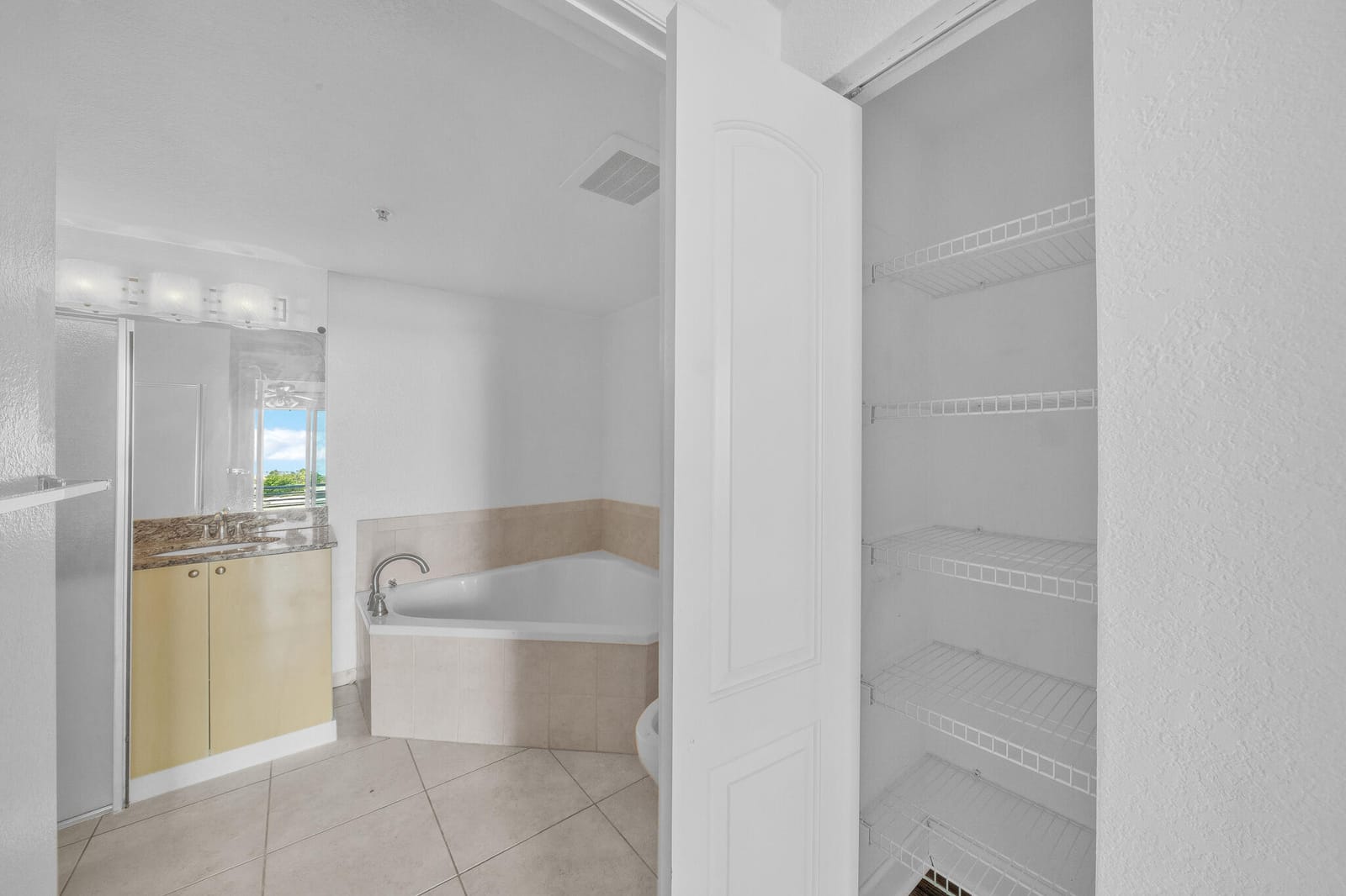 1830 Radius Drive 307, Hollywood, FL 33020 photo 20