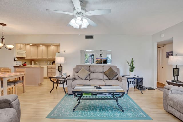 3561 Tall Pine Way B-1, Greenacres, FL 33463