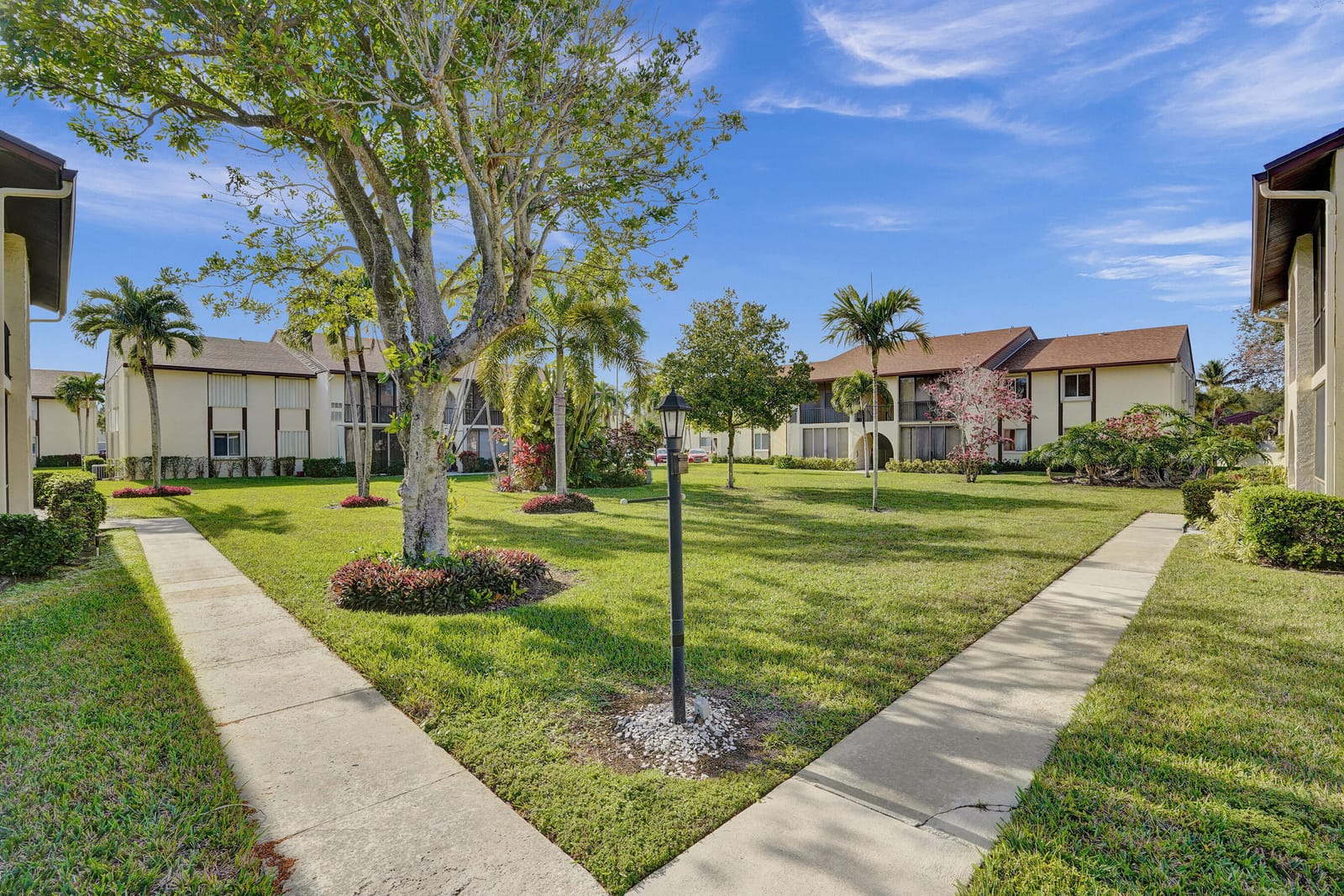 3561 Tall Pine Way B-1 — photo 3