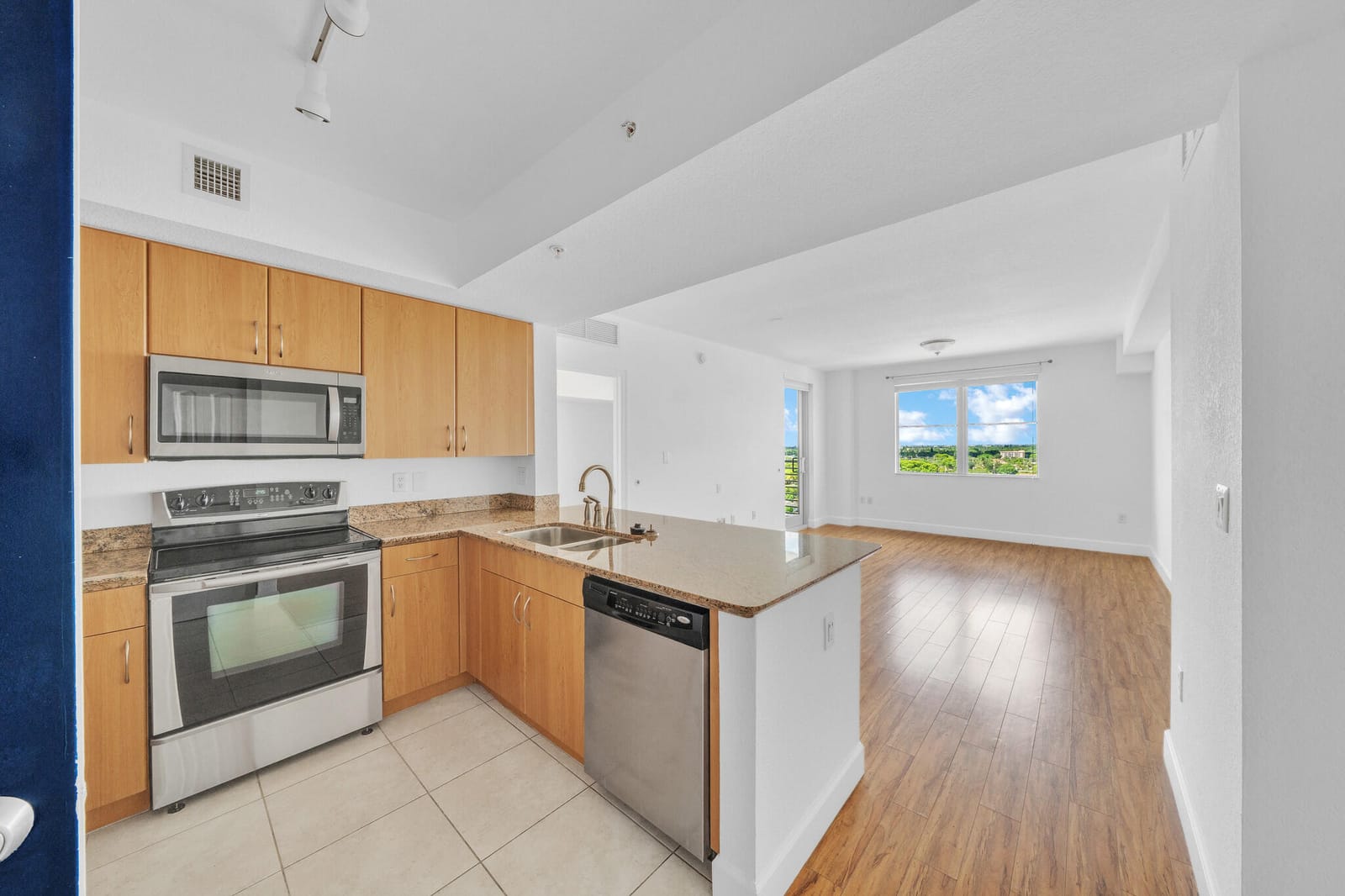 1830 RADIUS Drive 1009 — photo 7