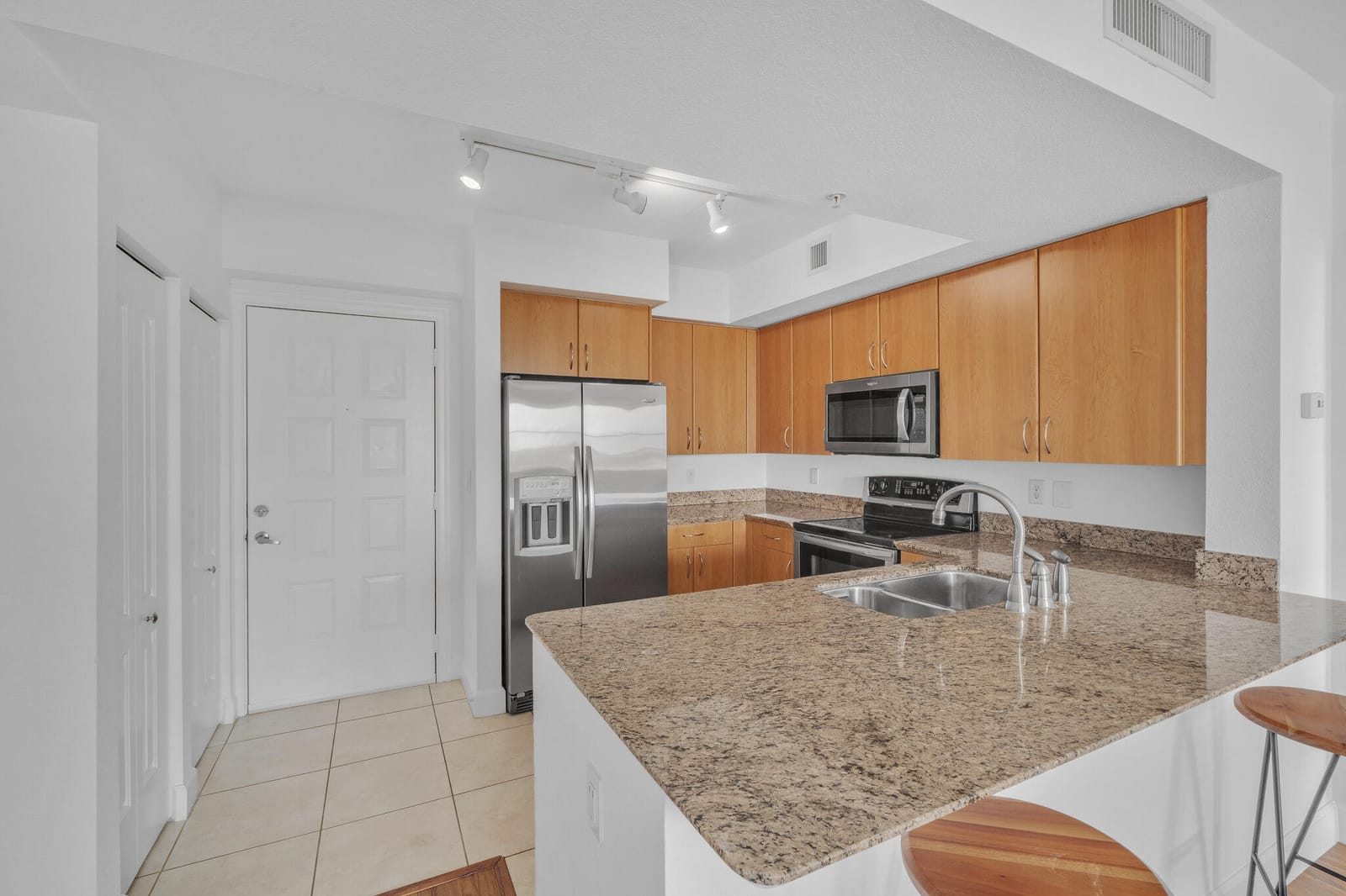 1830 RADIUS Drive 1009 — photo 8