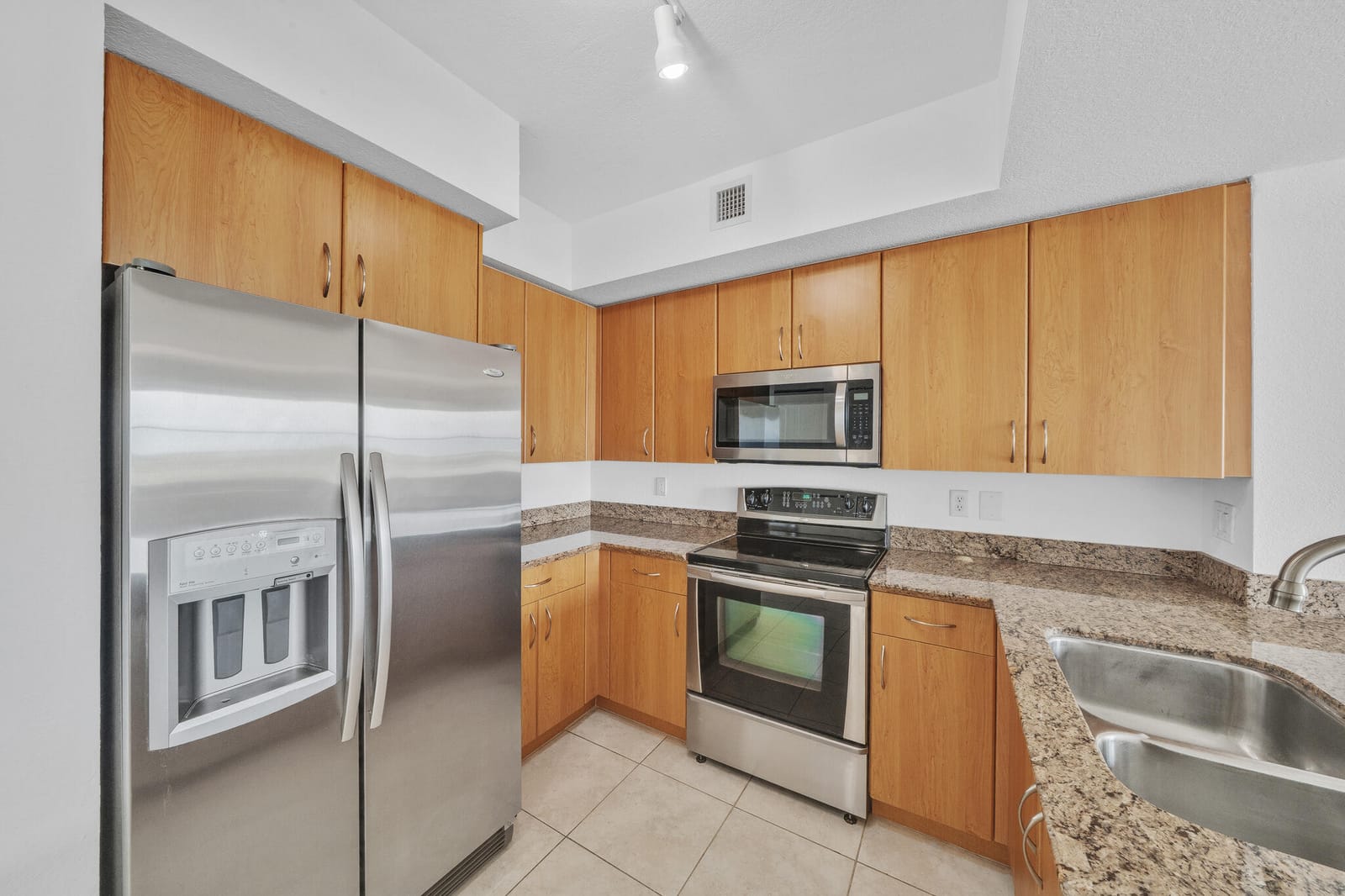 1830 RADIUS Drive 1009 — photo 9